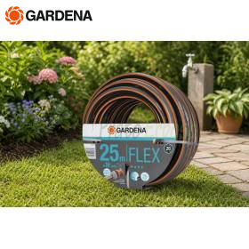 Zorrë kopshti Gardena Flex 25 m me diametër 19 mm, e mbështjellë në bar pranë rubinetit