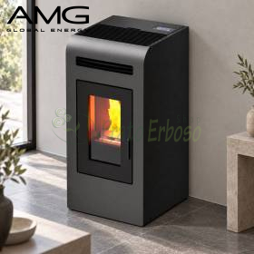 Stufa a pellet canalizzata Cayenne 12,3 kW grigia con fiamma visibile in ambiente moderno