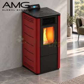 Stufa a pellet Basic Steel bordeaux 6,9 kW con porta nera e fiamma visibile in soggiorno