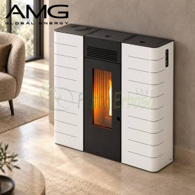 Sobë me pelet e bardhë Çelik Bazë 8.7 kW me panel të zi dhe flakë të dukshme