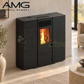 Sobă pe peleți Slim ZS 6,5 kW neagră, cu flacără vizibilă, în living modern