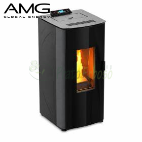 Stufa a pellet Idro DD grigia 18 kW con fiamma visibile in soggiorno moderno