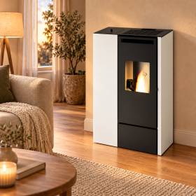 Stufa a pellet canalizzata Clelia 11 kW bianca con fiamma visibile in soggiorno moderno